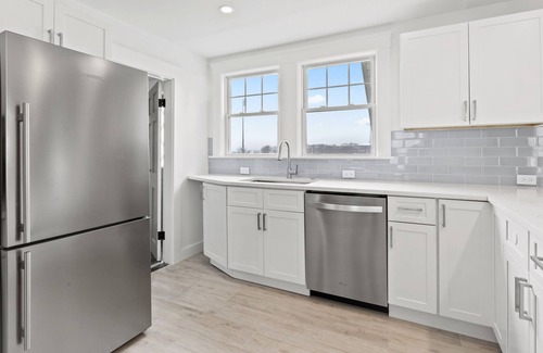 Gloucester Condominio | Enjoy Fully Equipped 3 BR Oceanfront Condo