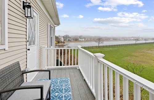 Gloucester Condominio | Enjoy Fully Equipped 3 BR Oceanfront Condo