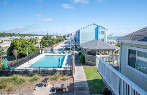 Kure Beach Casa | Oceanfront Condo with 3+ Pools - Ocean Dunes 502