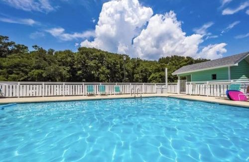Kure Beach Casa | Oceanfront Condo with 3+ Pools - Ocean Dunes 2303A Endless Waves