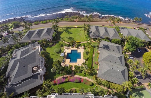 Poipu Villa | Villa en la esquina frente al mar