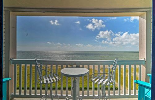 North Beach Apartamento | Oceanfront Corpus Christi Condo Resort Perks!