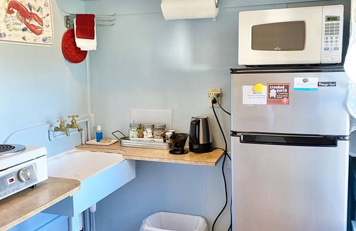 Salsbury Cove Cabaña | Oceanfront Cottage at Acadia National Park, Bar Harbor/Rusticator Cottage
