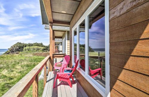 Yachats Casa | Oceanfront Cottage with Deck and Secluded Beach Access!