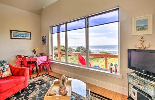 Yachats Casa | Oceanfront Cottage with Deck and Secluded Beach Access!
