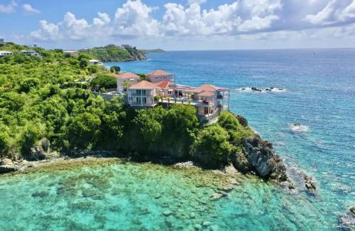 Nazareth Casa | Oceanfront Cottage with Pool