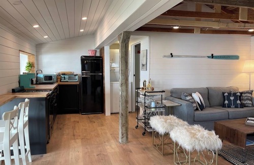 Tatamagouche Cabaña | Oceanfront Cozy 2 bed Cottage in Brule Shore, pet friendly, firepit,