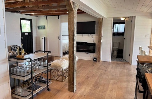 Tatamagouche Cabaña | Oceanfront Cozy 2 bed Cottage in Brule Shore, pet friendly, firepit,