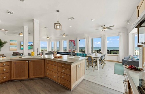 Marineland Acres Casa | Oceanfront Flagler - Pool, Billiards, Pet-Friendly