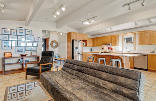 Manzanita Casa | Oceanfront Getaway MCA#1236-Gorgeous duplex home right on the beach. DOGS ok.