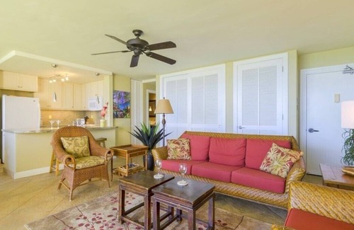 Poipu Condominio | FRENTE AL MAR Planta baja 2bd / 2ba Unidad con increíbles vistas al mar y A / C