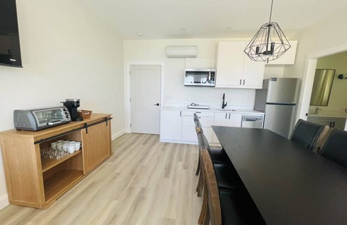 Yellow Point Casa | Oceanfront Guest Floor with King beds/Beach access