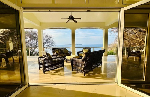 Contadora Island Casa | Oceanfront Home on Exclusive Contadora Island