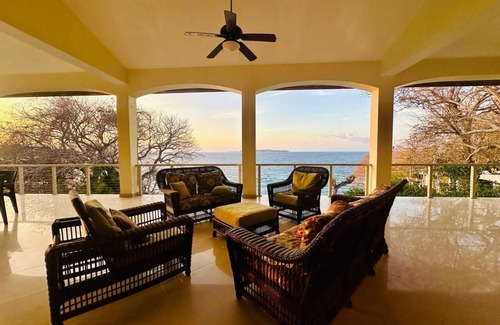 Contadora Island Casa | Oceanfront Home on Exclusive Contadora Island