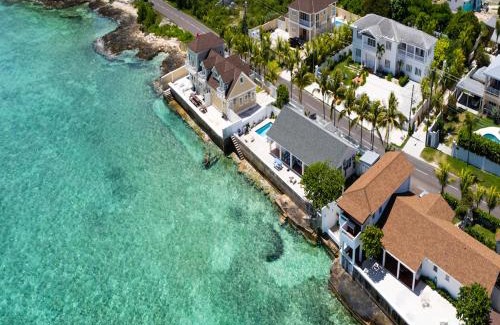 Nassau Casa | Oceanfront Home 35 steps into the SEA! Private Pool! Just bring Snorkel Gear!