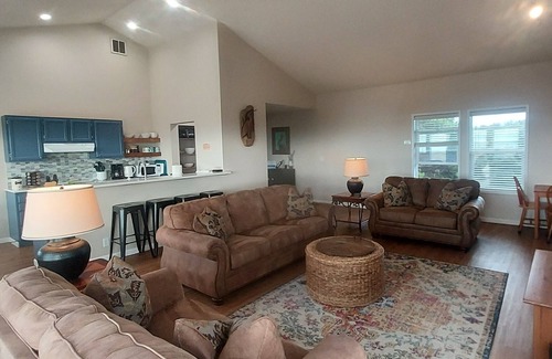Grayland Casa | Frente al mar - Amigable para niños / perros - Vistas al atardecer - Gran plataforma de Oceanside - Remodelado