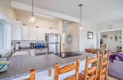 Yachats Casa | Oceanfront home in the heart of Yachats