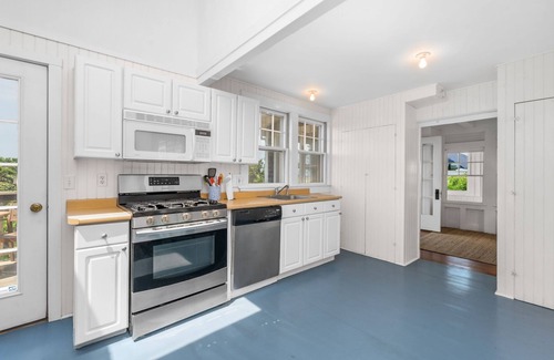 Sagamore Beach Casa | Oceanfront Home on Sagamore Beach with WiFi