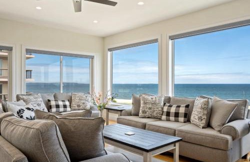 Ocean Park Casa | Oceanfront Home Beach Access Deck & Ping Pong