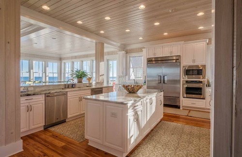 North Litchfield Beach Casa | Sea Horse: 8 BR / 8. 5 BA casa en Pawleys Island, capacidad para 22