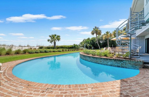 Beach Lagoon Casa | Oceanfront home with huge windows and a panoramic views
