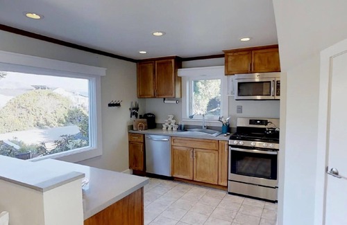 Bodega Bay Cabaña | Frente al mar - Bañera de hidromasaje - Casa recién remodelada