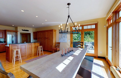 Spruce Head Casa | Oceanfront house with private dock, decks & amazing views - snowbird-friendly
