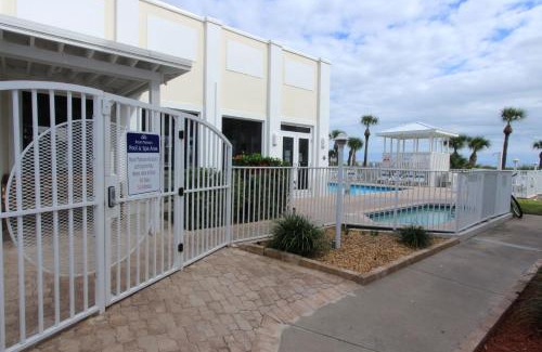 Cape Caneveral Beach Gardens Apartamento | Oceanfront in Canaveral, Views, Heated Pool & Spa