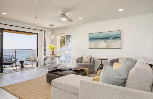 Village of La Jolla Apartamento | Oceanfront in La Jolla Steps to Beach Shops Dining Dawn Patrol by AvantStay