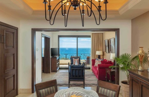 Marina Complejo | Oceanfront Luxury at Gorgeous 5-Star Cabo San Lucas Resort