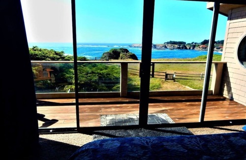 Caspar Casa | Oceanfront Luxury Home with Beach and Coastline Views & HotTub, Sleeps 12, Views