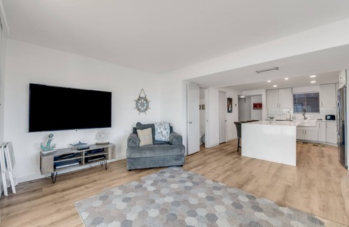 Ormond Beach Condominio | Oceanfront Luxury- Sand & Sea with a Modern Appeal