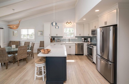 Sunset Beach Casa | Oceanfront Luxury Home on Sunset Beach West End - Newly Renovated/Open Floorplan