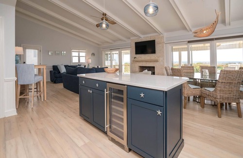 Sunset Beach Casa | Oceanfront Luxury Home on Sunset Beach West End - Newly Renovated/Open Floorplan