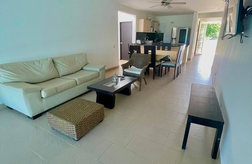 Zona Norte Villa | Mansión Frente al Mar Con Piscina 3