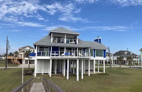 Indian Beach Casa | Oceanfront modern 4BR home with stunning views