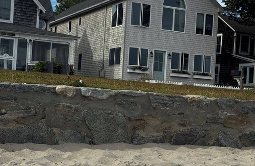 Westbrook Center Casa | Oceanfront Modern Luxury 3-bedroom beach house