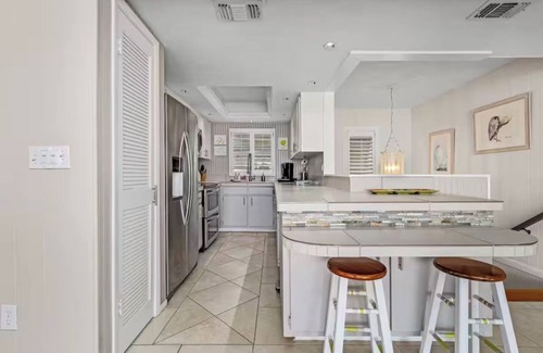 Bokeelia Casa | Oceanfront Multi-Family Retreat / 4 Bed, 4.5 Bath / 2 Fully Equipped Kitchens!