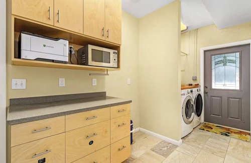 Bokeelia Casa | Oceanfront Multi-Family Retreat / 4 Bed, 4.5 Bath / 2 Fully Equipped Kitchens!