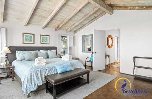 Aptos Casa | Oceanfront Oasis By the Sea! Welcome to your perfect oceanfront getaway!