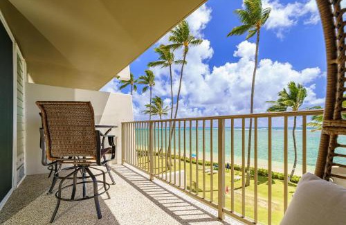 Punaluu Casa | Oceanfront Oasis - Calm Beach - Pool - AC