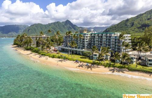 Punaluu Casa | Oceanfront Oasis - Calm Beach - Pool - AC
