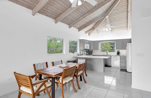 Monroe County Casa | Oceanfront Oasis: Dockside Bliss