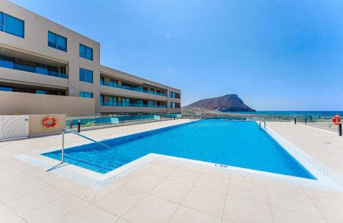 Granadilla de Abona Apartamento | Oceanfront Oasis - Stunning beach view apartment