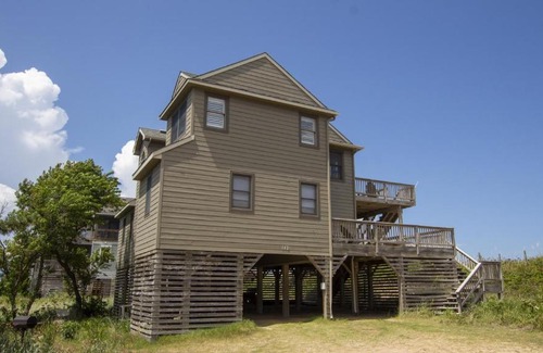Duck Casa | OCEANFRONT, Ocean Views, Sun Decks, Close to Beach Access, SA112, The SandBar
