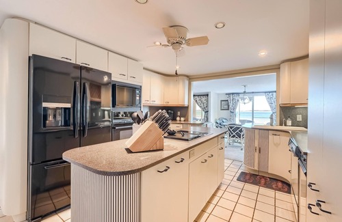 Barnstable Casa | Oceanfront on Sunset Lane - Clean & Spacious with Central AC!