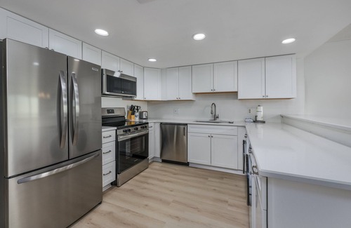 Ash Condominio | Oceanfront Pool-3BD Family Friendly Condo-Cherry Grove