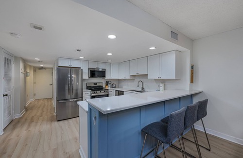 Ash Condominio | Oceanfront Pool-3BD Family Friendly Condo-Cherry Grove
