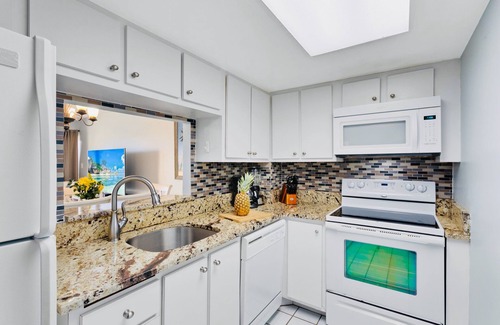 Banana River Estates Condominio | ** ¡En la playa! Camina por la puerta de la piscina, la playa y el muelle **