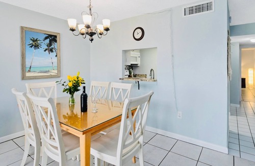 Banana River Estates Condominio | ** ¡En la playa! Camina por la puerta de la piscina, la playa y el muelle **